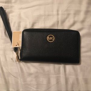 NWT Michael Kors Wristlet
